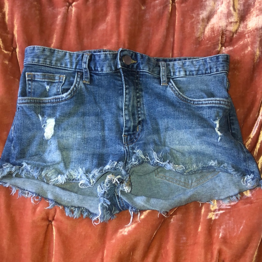 H&M distressed denim shorts